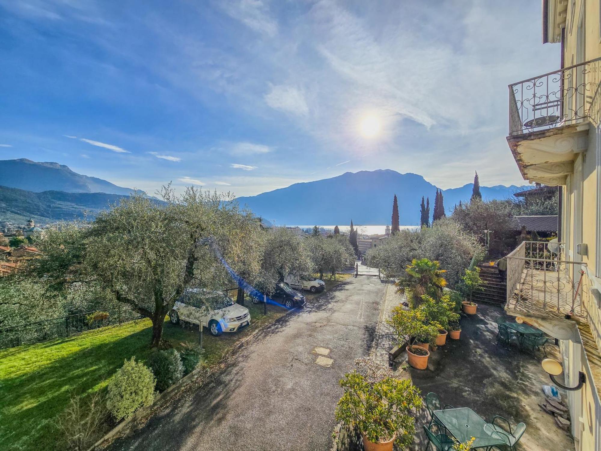 Aparthotel Englovacanze Riva del Garda Esterno foto