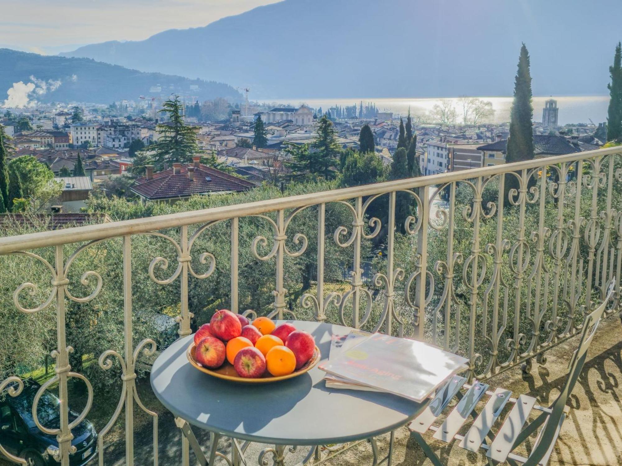 Aparthotel Englovacanze Riva del Garda Esterno foto