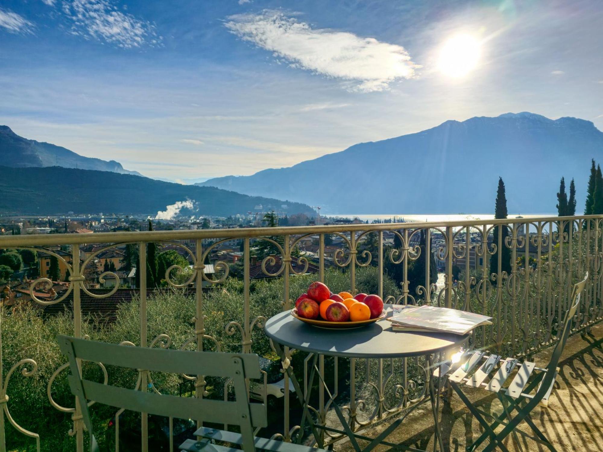 Aparthotel Englovacanze Riva del Garda Esterno foto