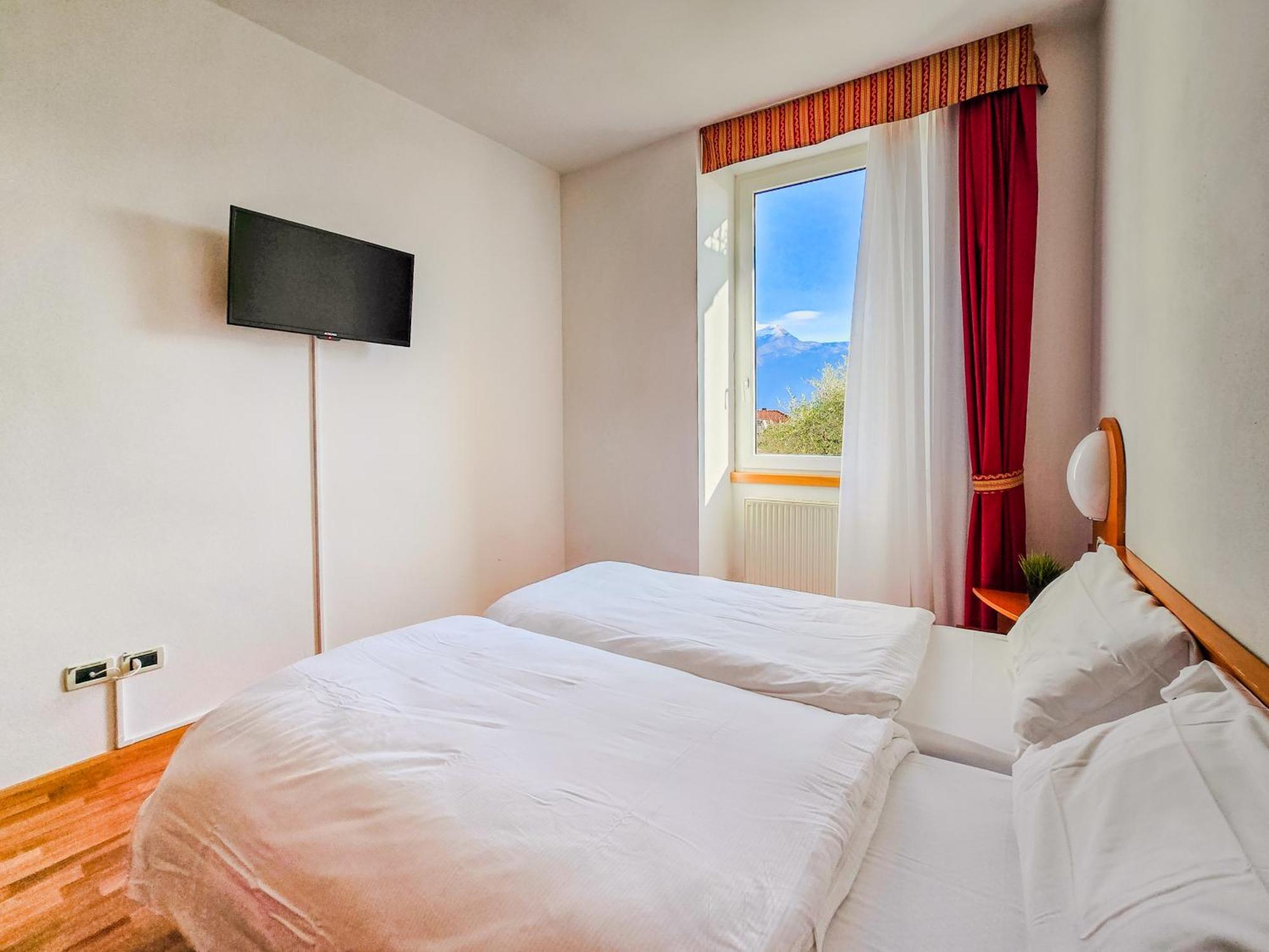 Aparthotel Englovacanze Riva del Garda Esterno foto